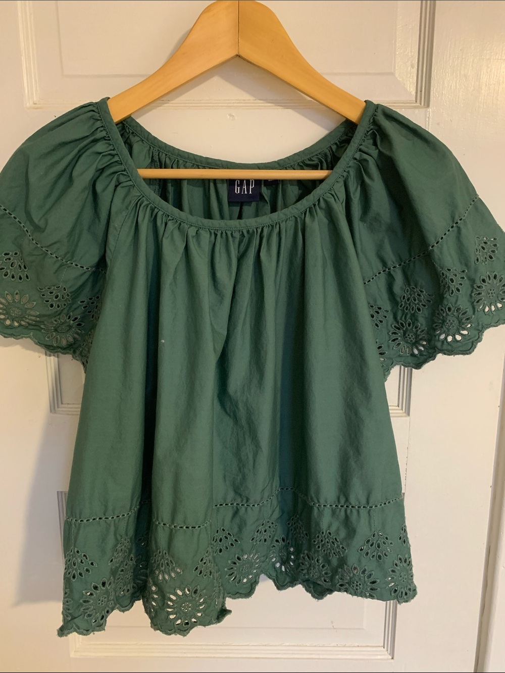 GAP Green Eyelet Off-Shoulder Cotton Peasant Top Size S